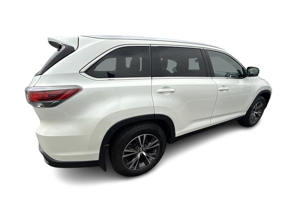 2016 Toyota Highlander XLE 17