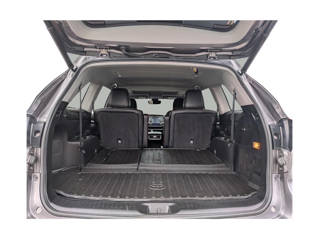 Thumbnail: 2019 Toyota Highlander - 17