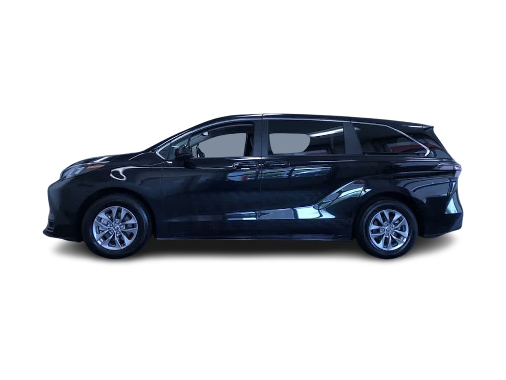 Thumbnail: 2026 Toyota Sienna - 22