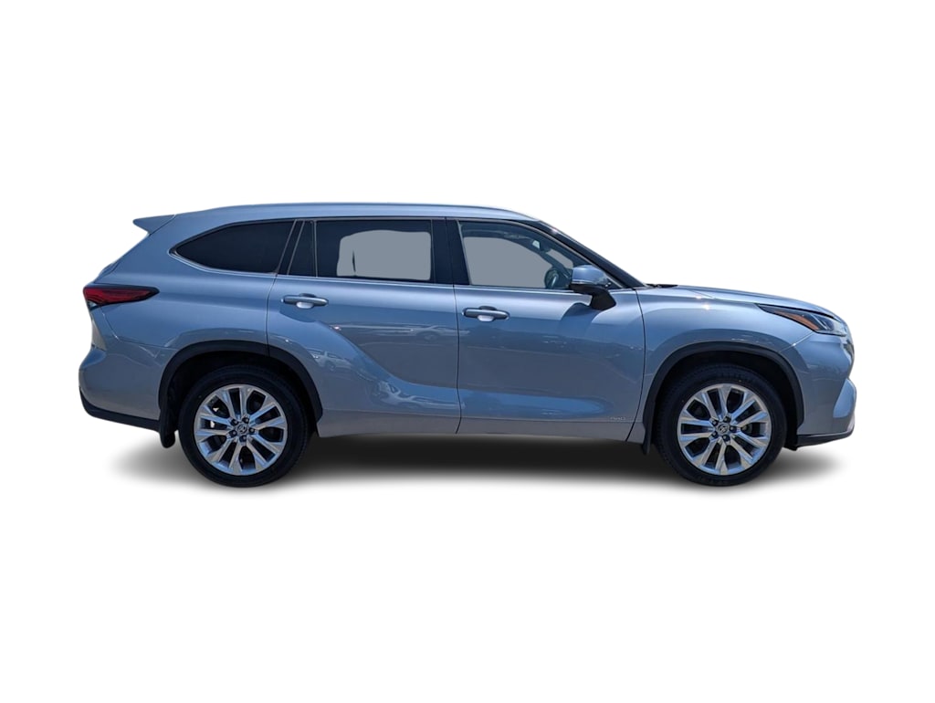 Thumbnail: 2023 Toyota Highlander - 20