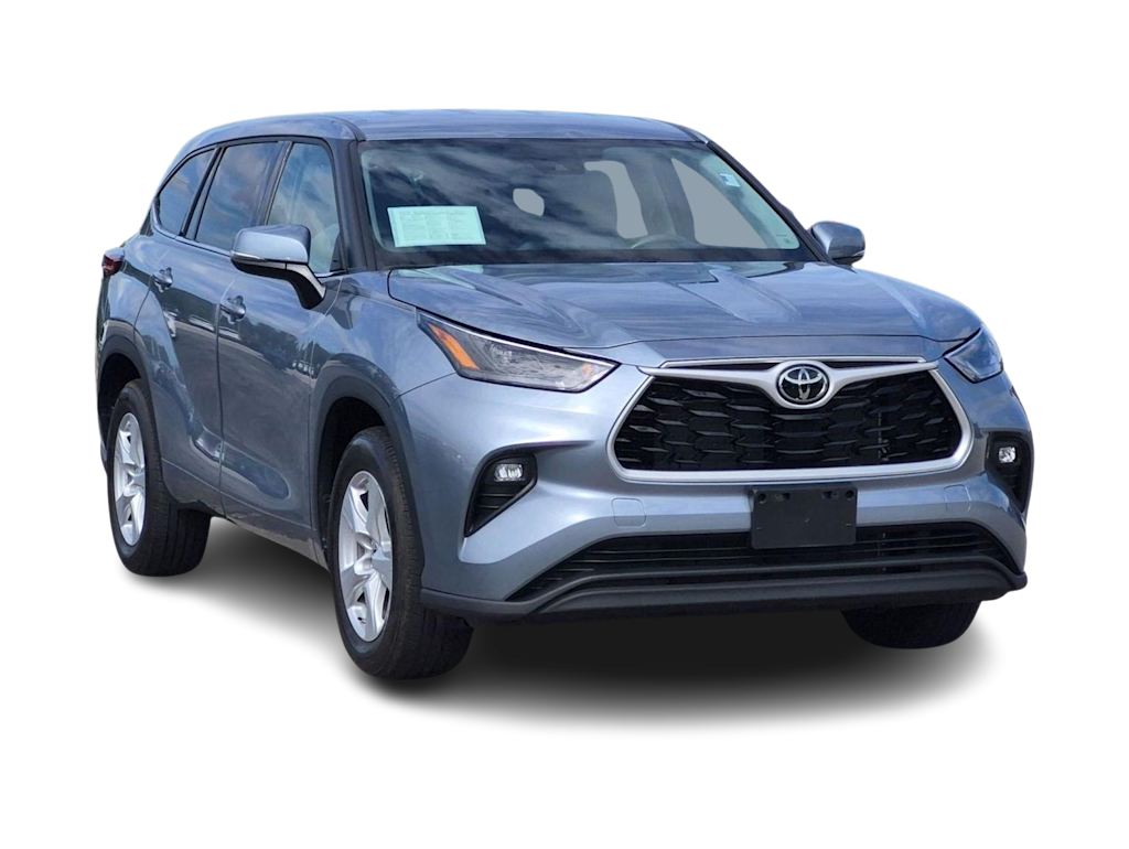 Thumbnail: 2022 Toyota Highlander - 21