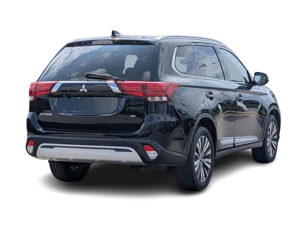 Thumbnail: 2020 Mitsubishi Outlander - 19