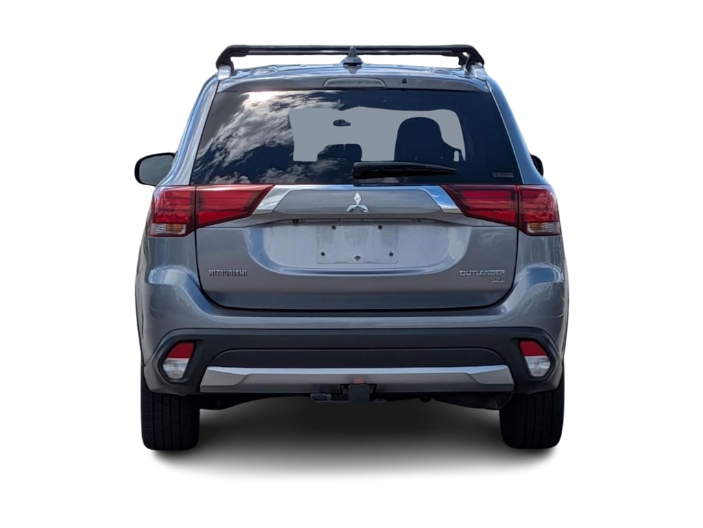 Thumbnail: 2017 Mitsubishi Outlander - 5
