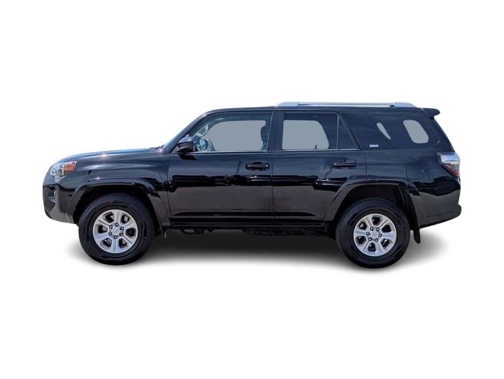 Thumbnail: 2016 Toyota 4Runner - 3