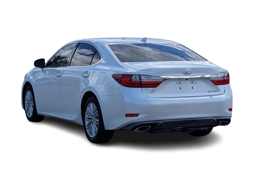 Thumbnail: 2016 Lexus ES - 4