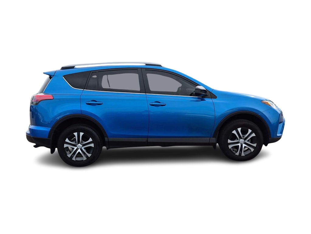 Thumbnail: 2017 Toyota RAV4 - 20