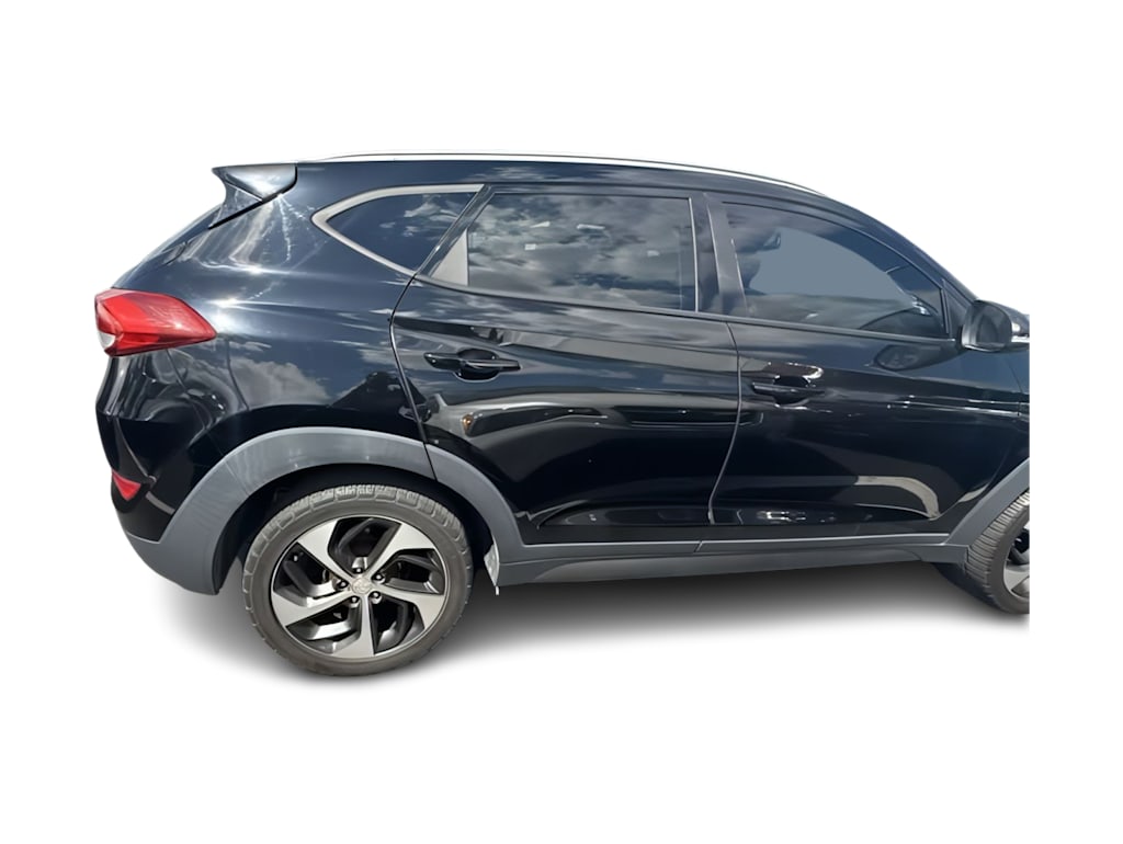 Thumbnail: 2016 Hyundai Tucson - 4