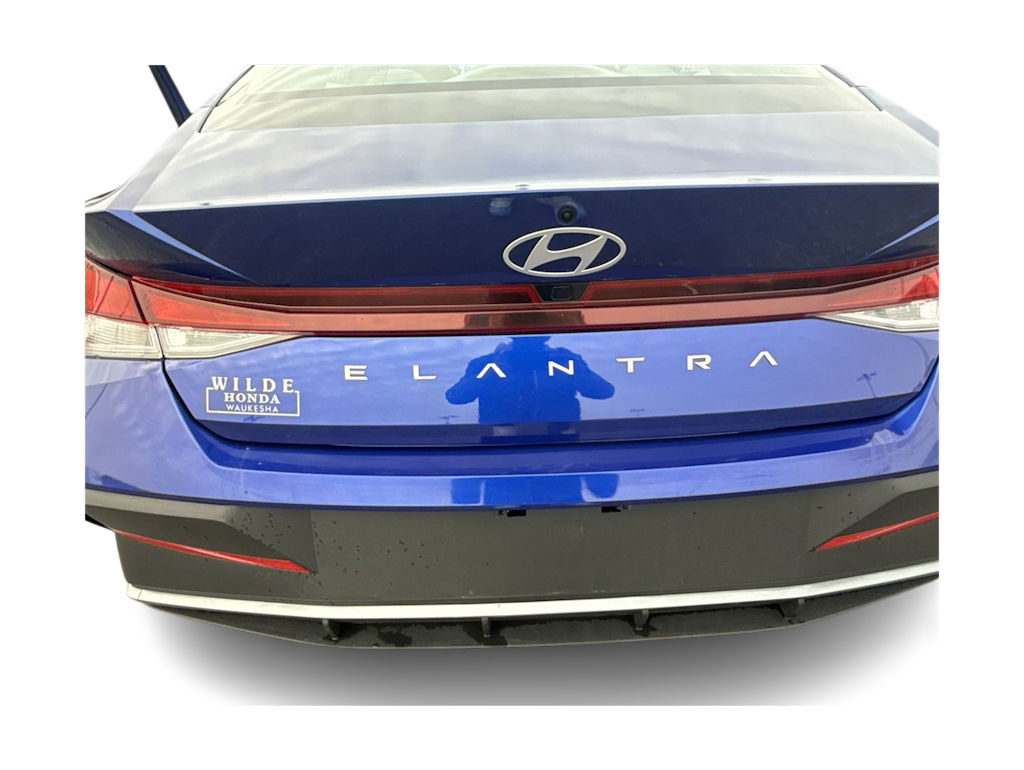 2024 Hyundai Elantra SEL 3
