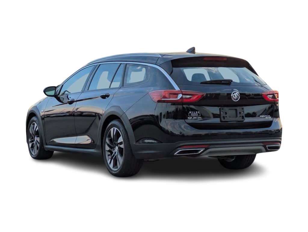 Thumbnail: 2018 Buick Regal - 4