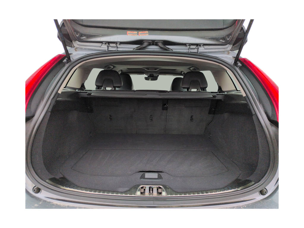 Thumbnail: 2017 Volvo V60 - 16