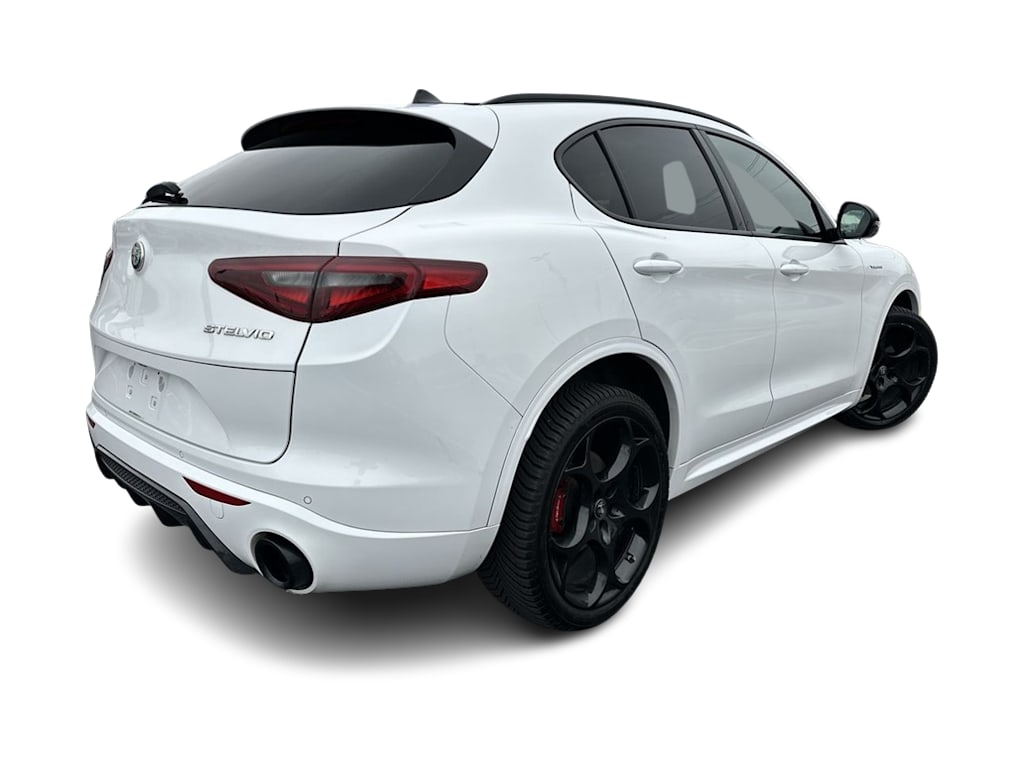 2022 Alfa Romeo Stelvio Ti 18