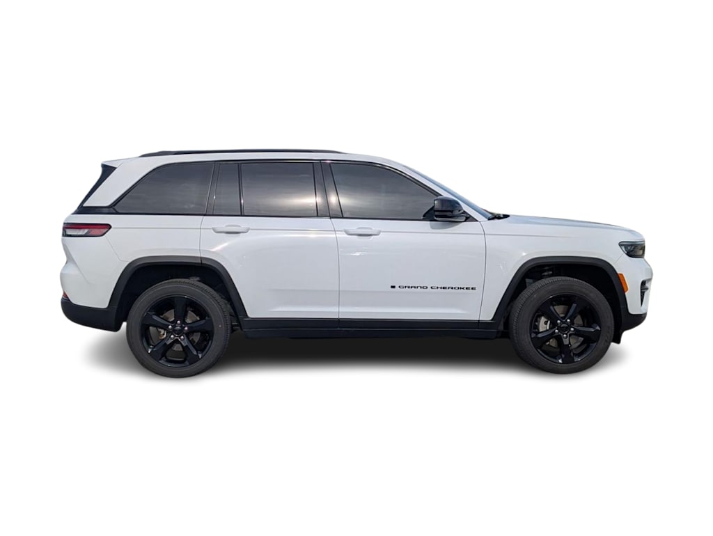 Thumbnail: 2023 Jeep Grand Cherokee - 20