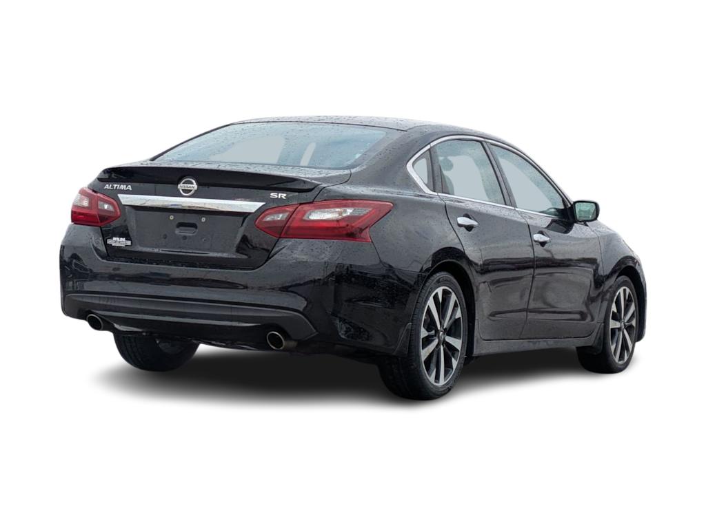 Thumbnail: 2018 Nissan Altima - 18
