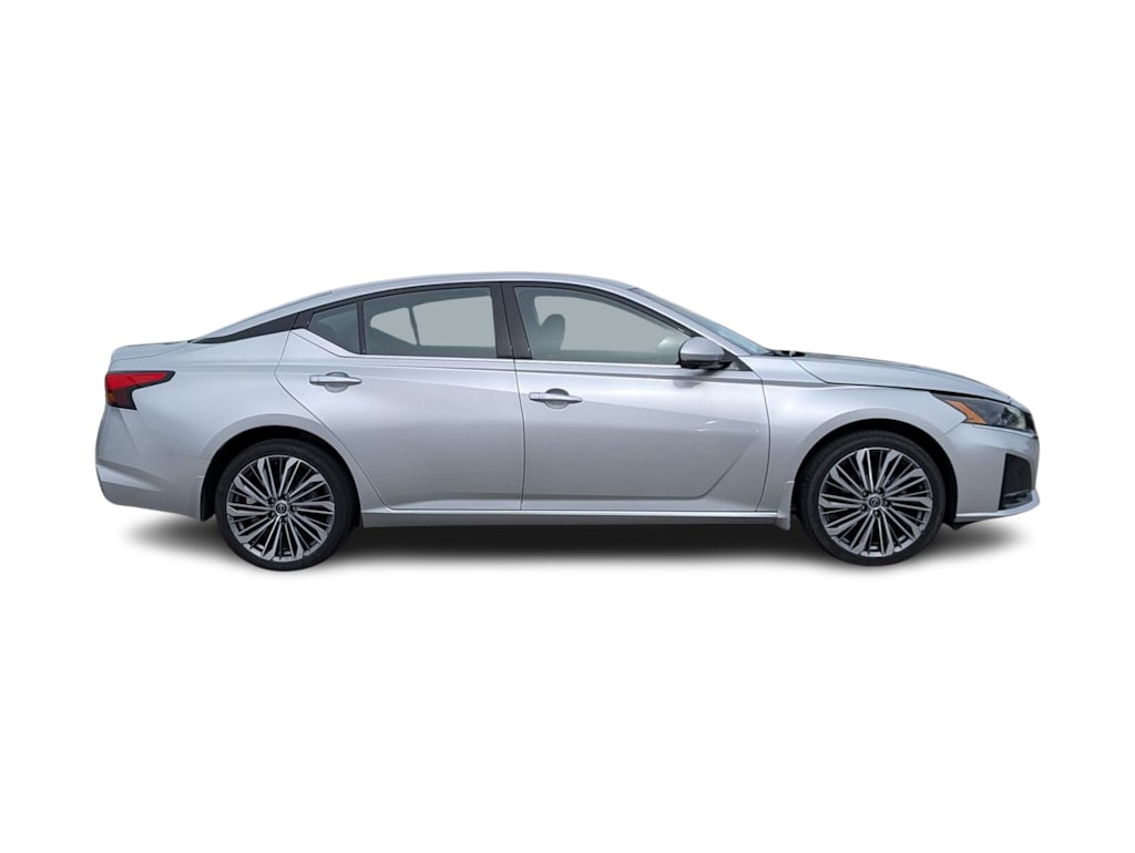 Thumbnail: 2023 Nissan Altima - 20