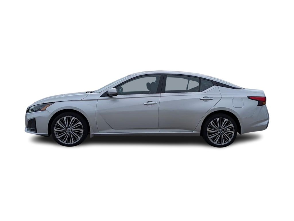Thumbnail: 2023 Nissan Altima - 3