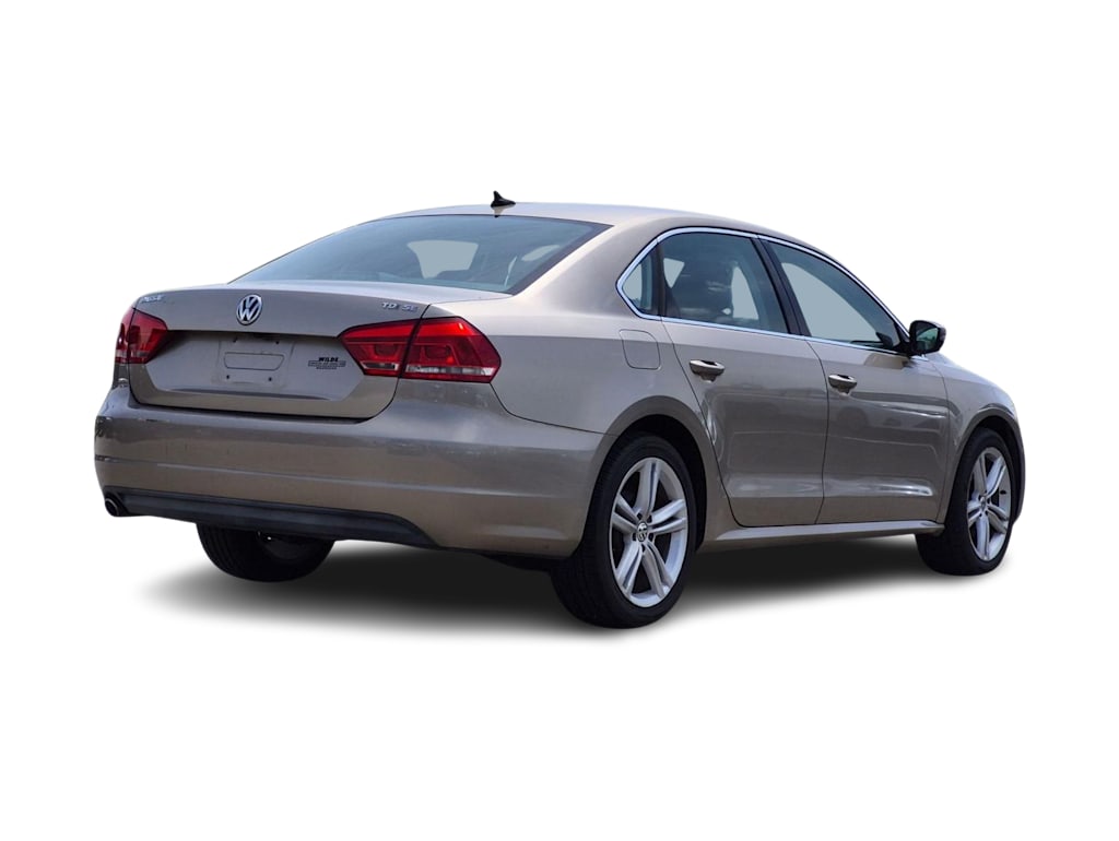 Thumbnail: 2015 Volkswagen Passat - 21