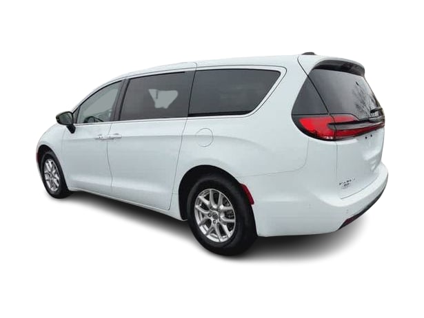 Thumbnail: 2024 Chrysler Pacifica - 4
