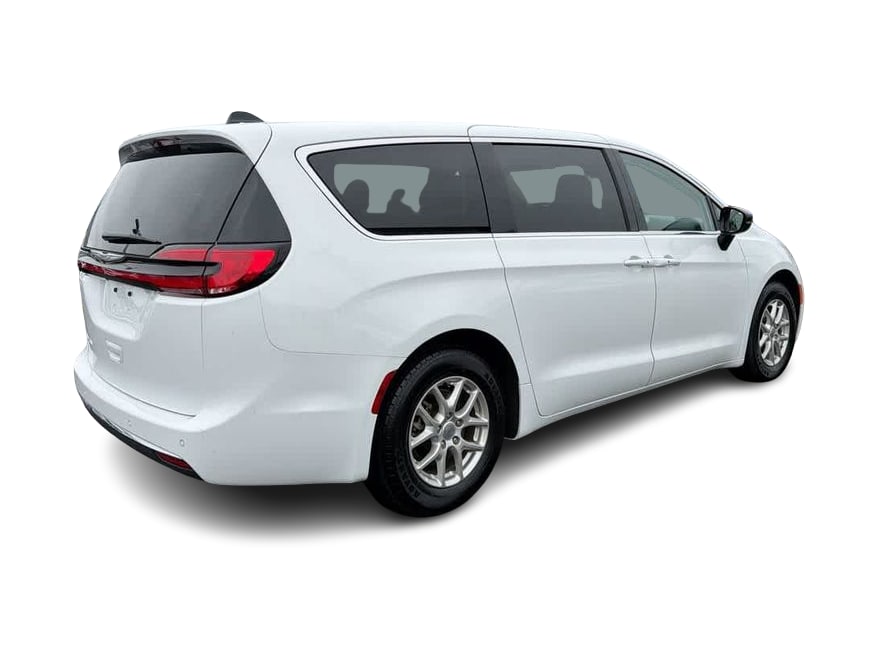 Thumbnail: 2024 Chrysler Pacifica - 23
