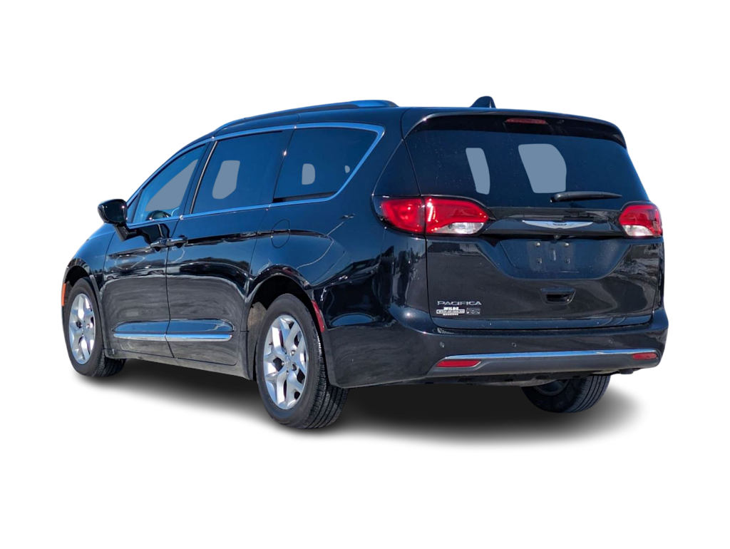 Thumbnail: 2020 Chrysler Pacifica - 4