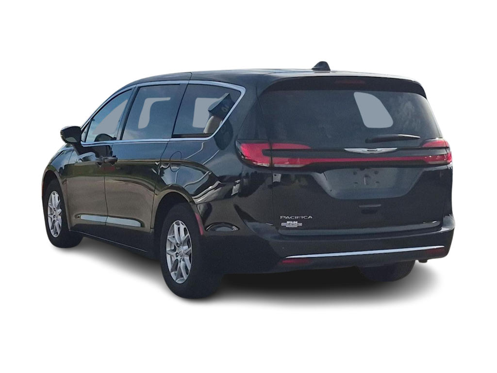 Thumbnail: 2026 Chrysler Pacifica - 3