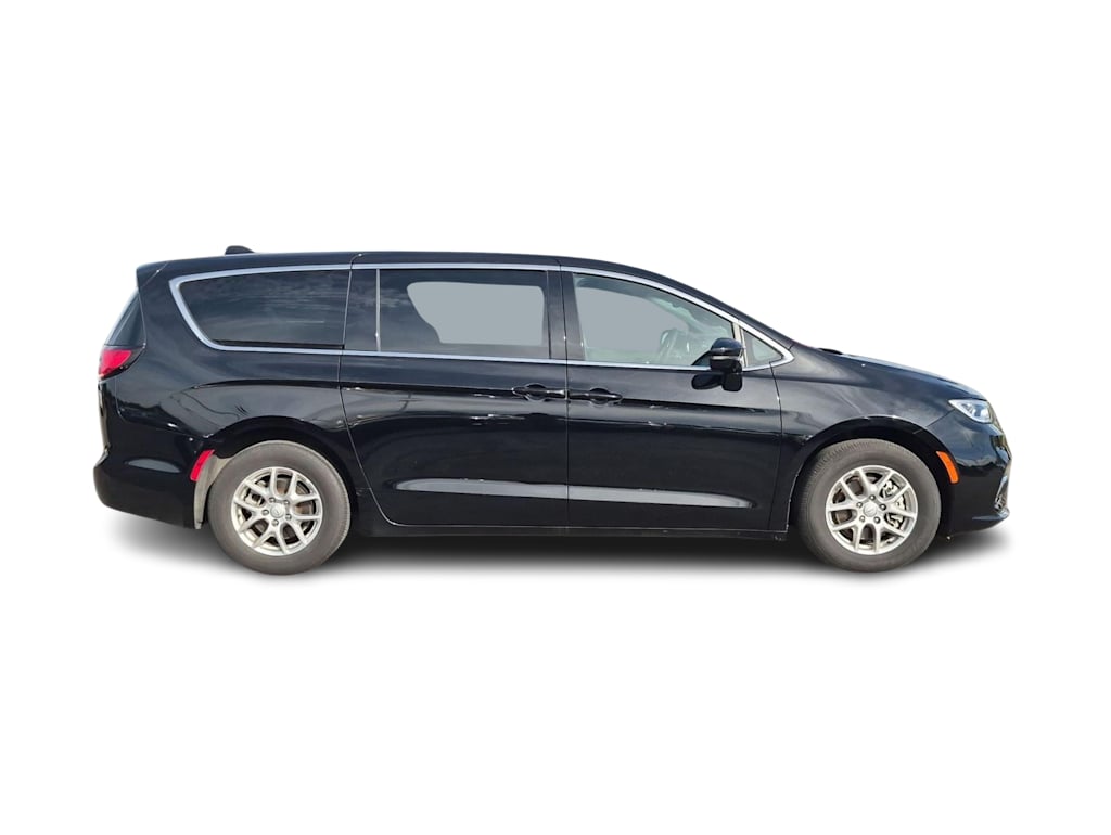 Thumbnail: 2026 Chrysler Pacifica - 19