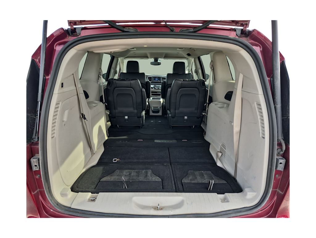 Thumbnail: 2021 Chrysler Voyager - 16