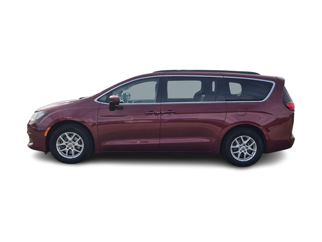 Thumbnail: 2021 Chrysler Voyager - 3