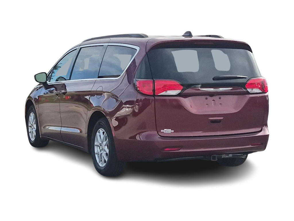 Thumbnail: 2021 Chrysler Voyager - 4