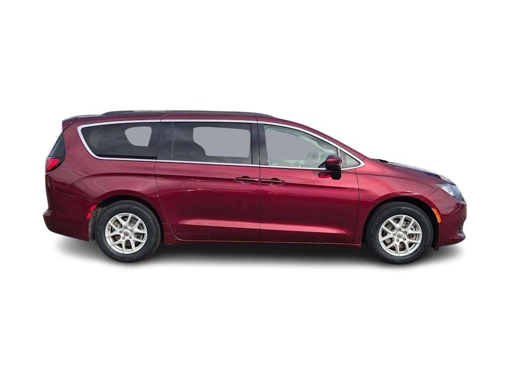 Thumbnail: 2021 Chrysler Voyager - 20