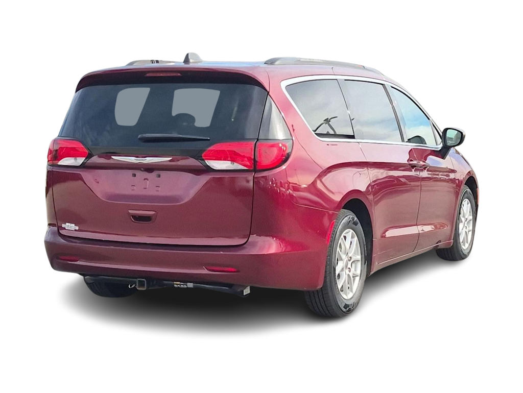 Thumbnail: 2021 Chrysler Voyager - 19