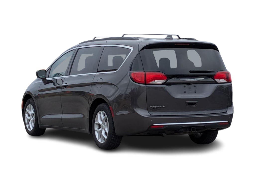Thumbnail: 2018 Chrysler Pacifica - 4