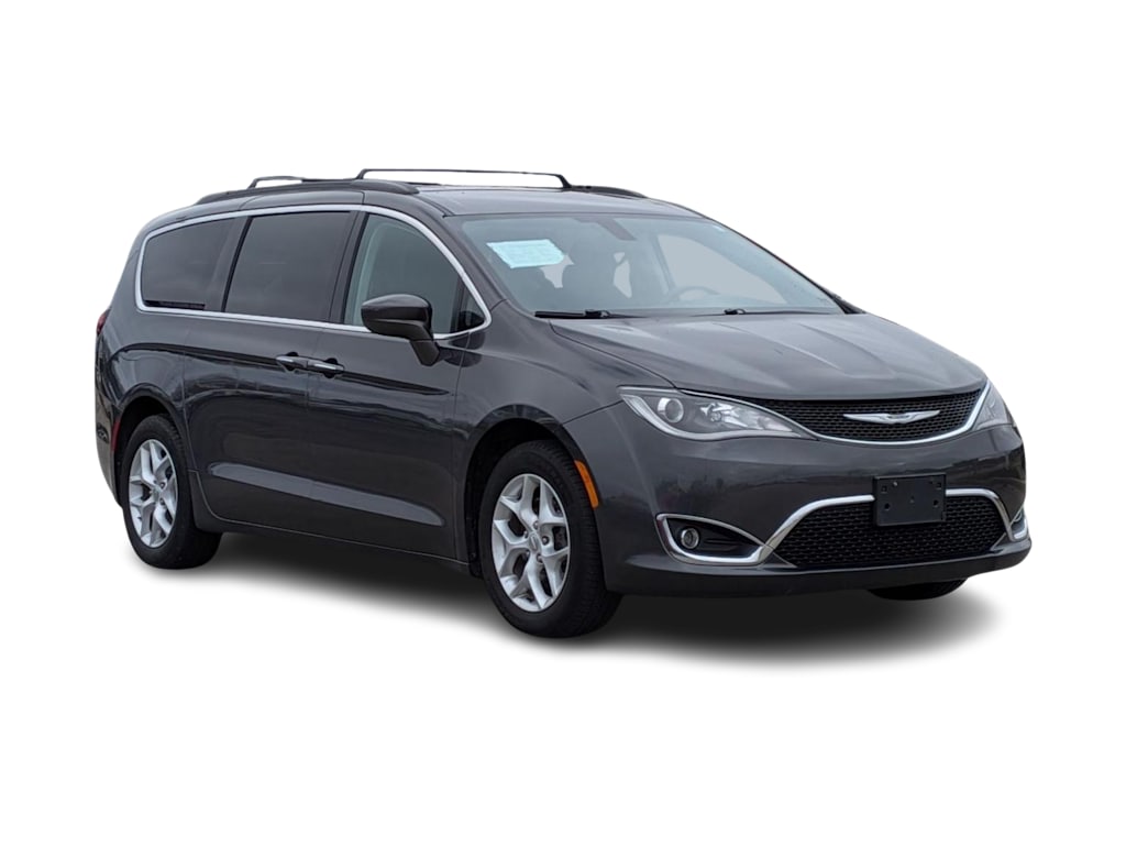Thumbnail: 2018 Chrysler Pacifica - 21