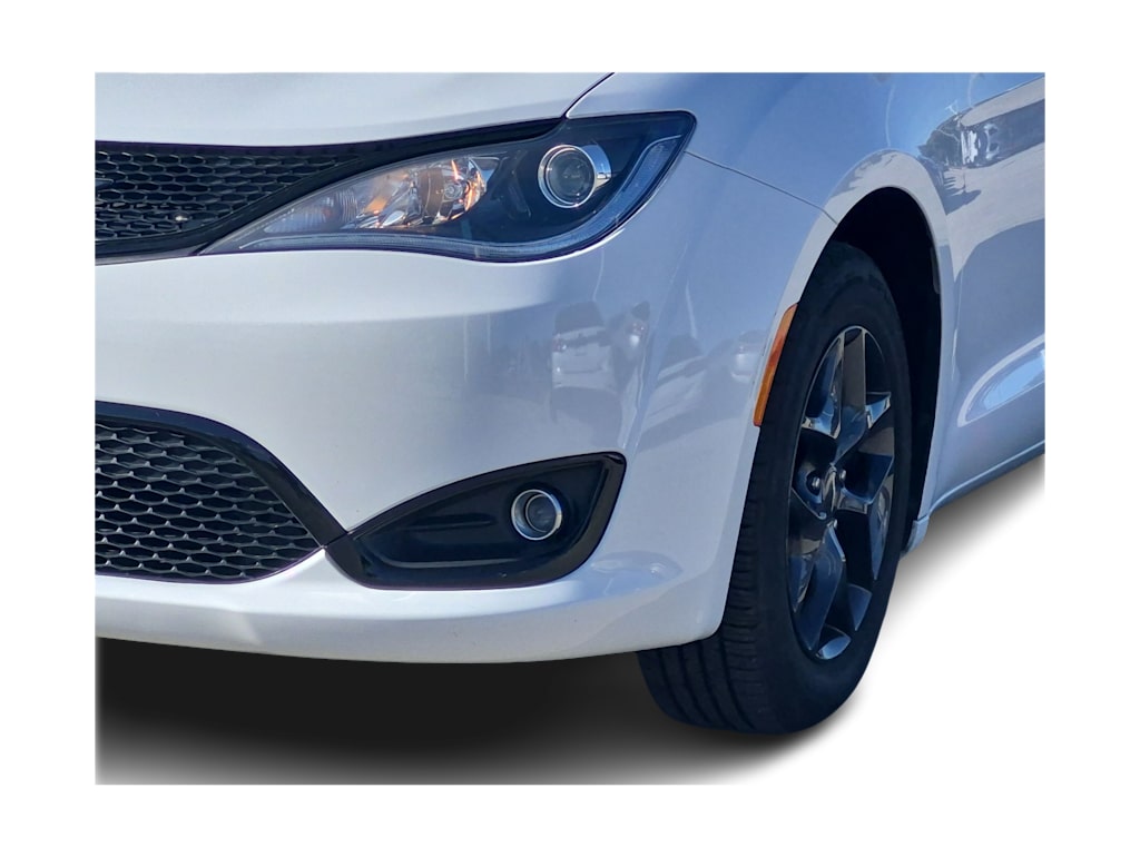 Thumbnail: 2019 Chrysler Pacifica - 23