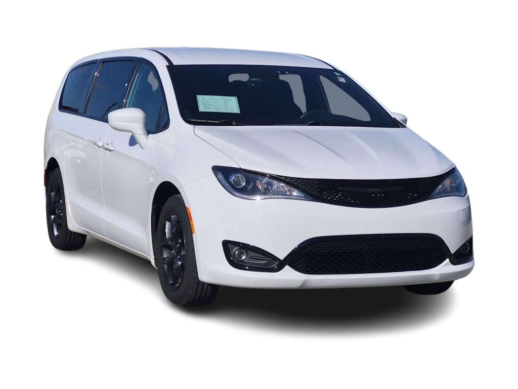 Thumbnail: 2019 Chrysler Pacifica - 6
