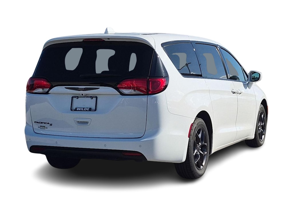 Thumbnail: 2019 Chrysler Pacifica - 19