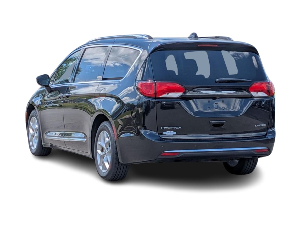Thumbnail: 2020 Chrysler Pacifica - 3