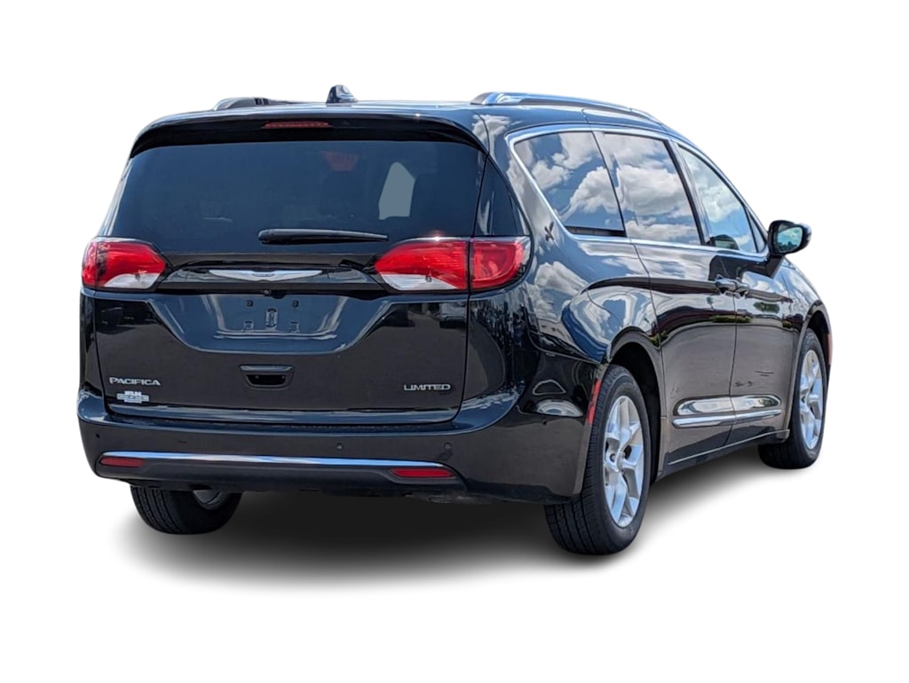 Thumbnail: 2020 Chrysler Pacifica - 17