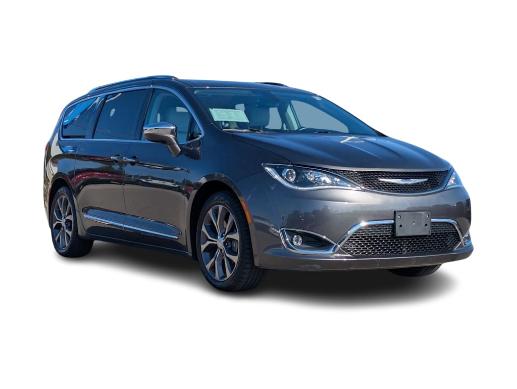 Thumbnail: 2017 Chrysler Pacifica - 21
