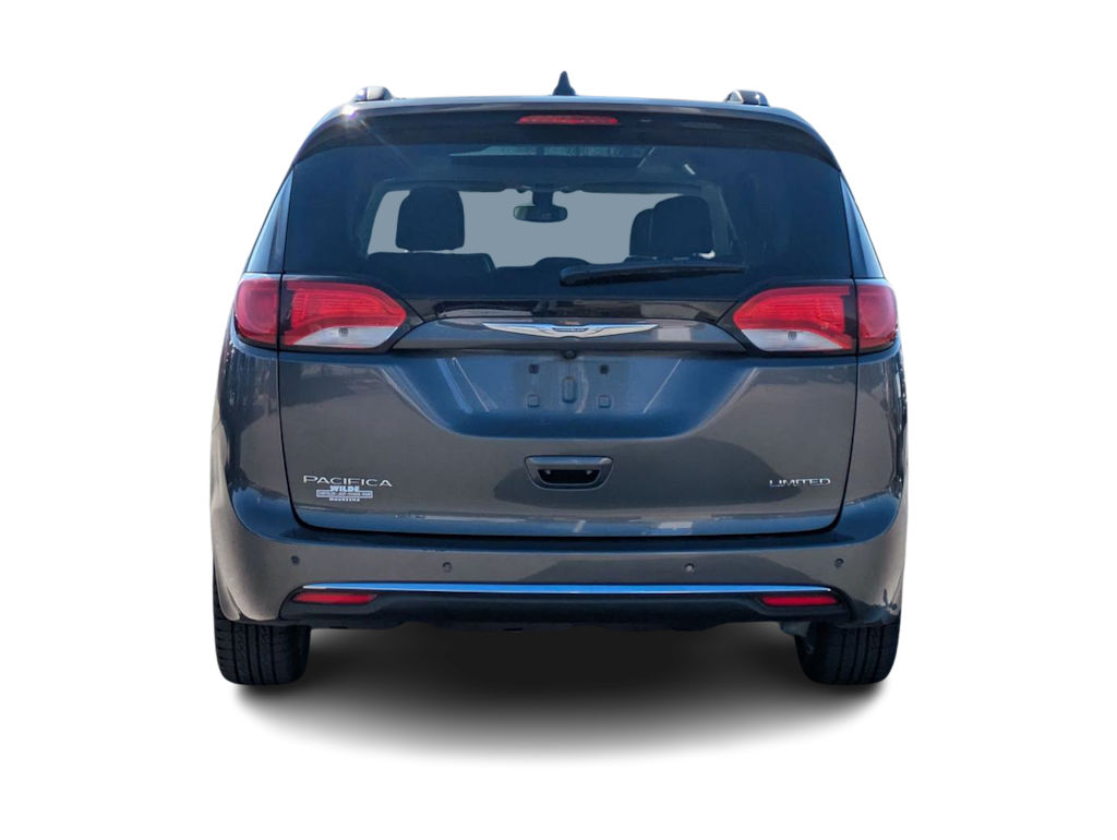 Thumbnail: 2017 Chrysler Pacifica - 5