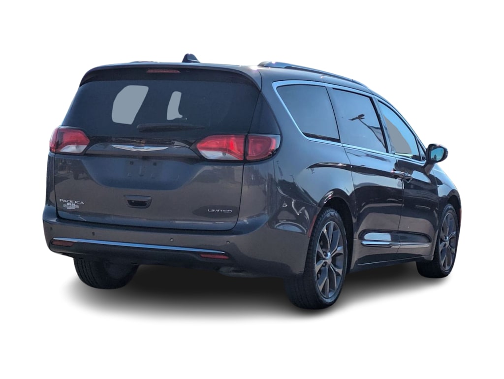 Thumbnail: 2017 Chrysler Pacifica - 19