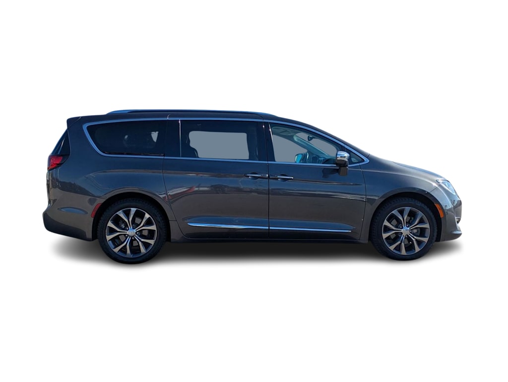 Thumbnail: 2017 Chrysler Pacifica - 20