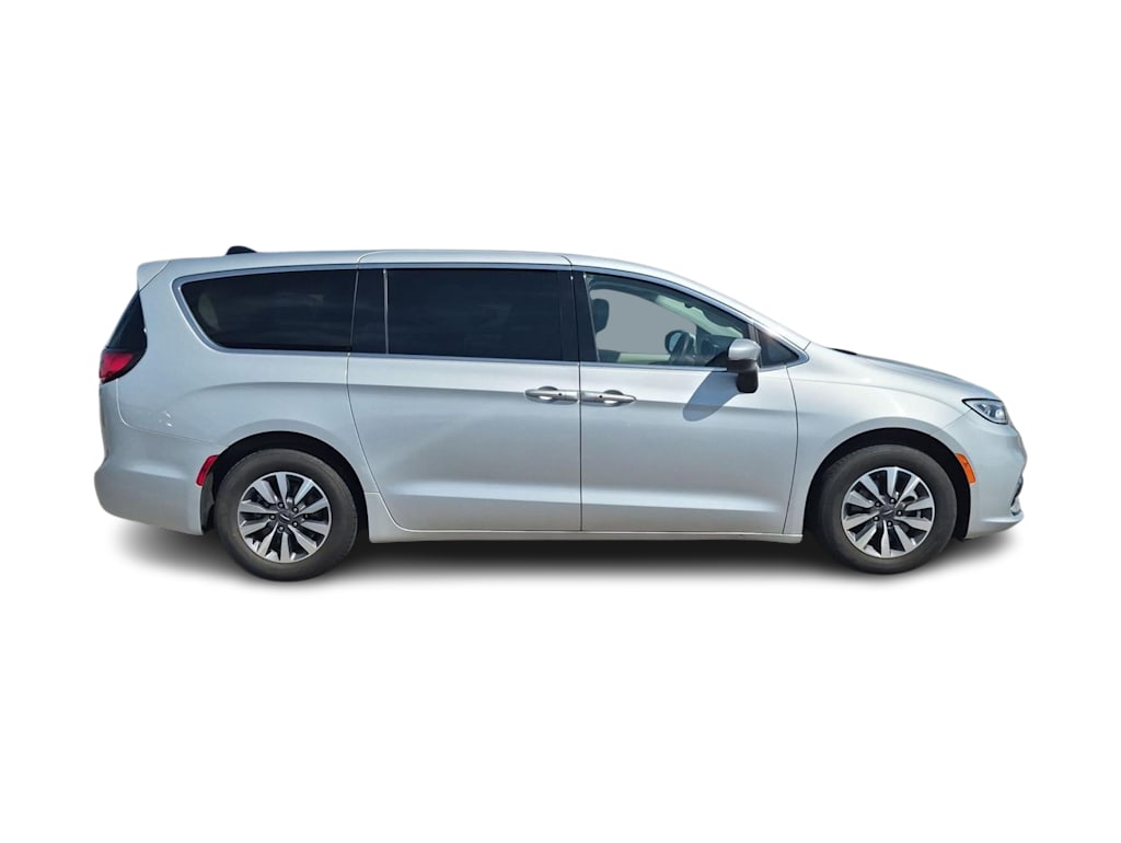 Thumbnail: 2023 Chrysler Pacifica - 20