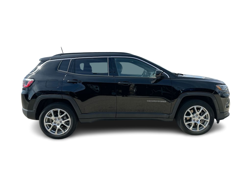 2024 Jeep Compass Latitude 26