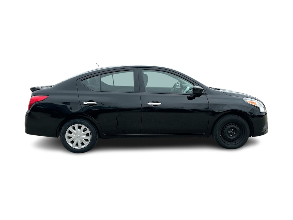 2019 Nissan Versa SV 27