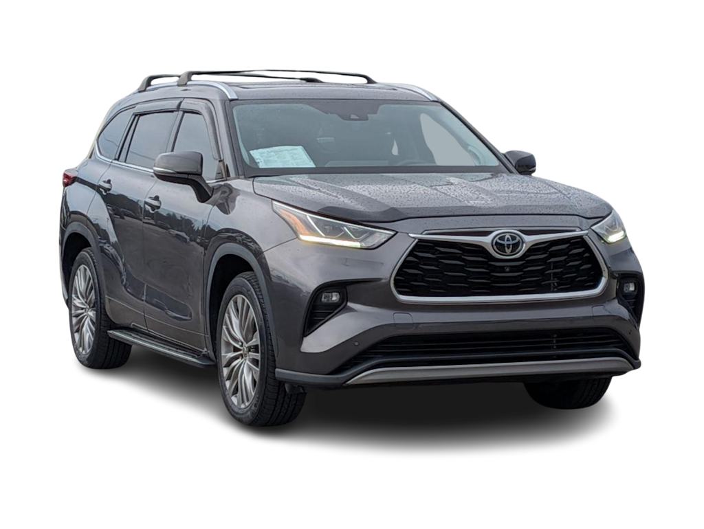 Thumbnail: 2022 Toyota Highlander - 22