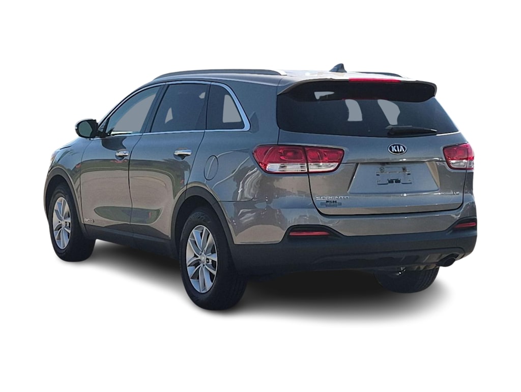 Thumbnail: 2016 Kia Sorento - 4