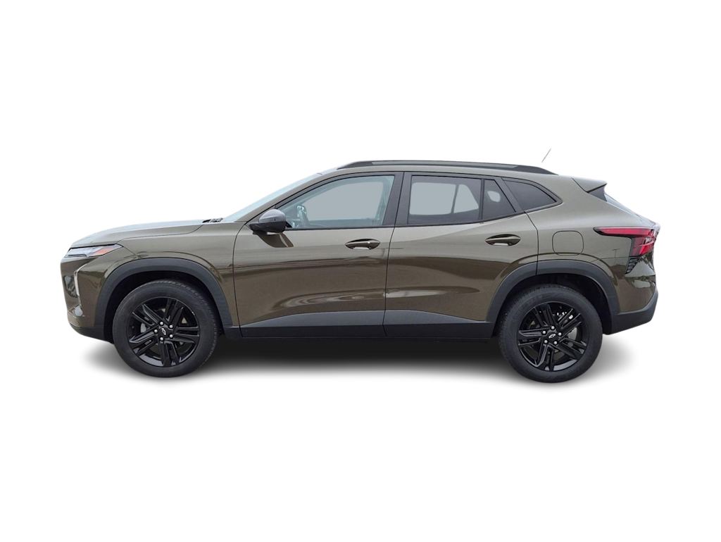 Thumbnail: 2024 Chevrolet Trax - 3