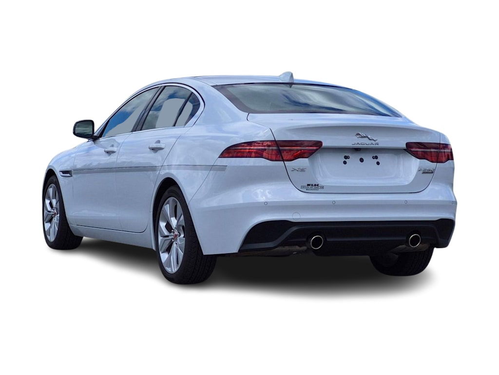 Thumbnail: 2020 Jaguar XE - 4