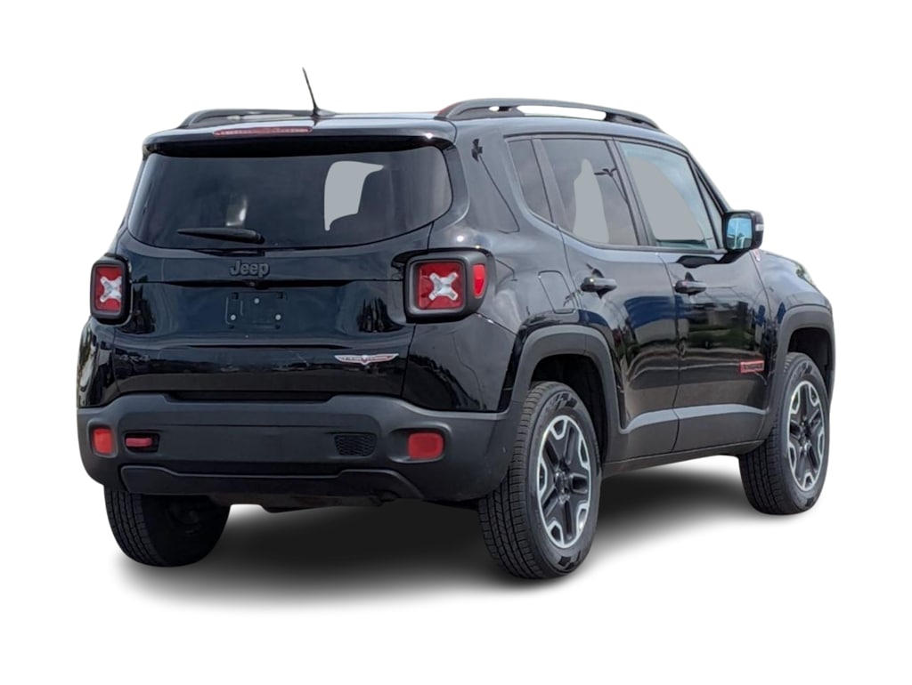 Thumbnail: 2016 Jeep Renegade - 19