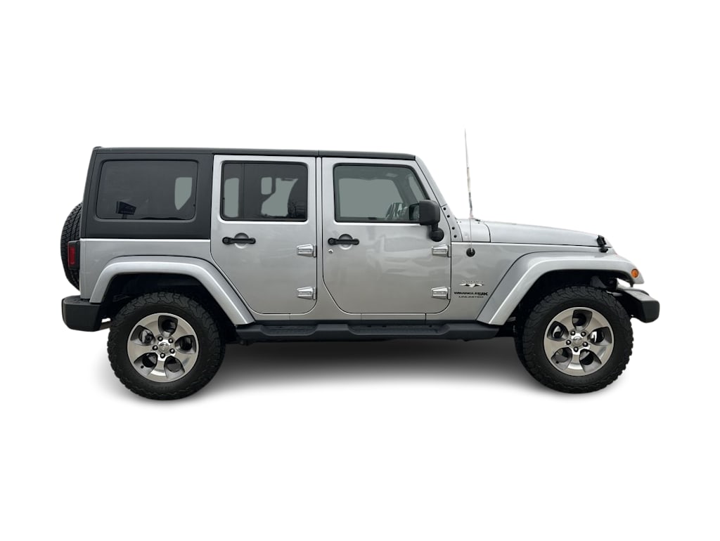 2018 Jeep Wrangler Unlimited Sahara 16